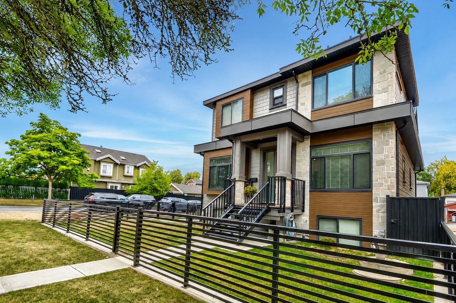  2705 Waverley Avenue - MLS&reg; # R3152248