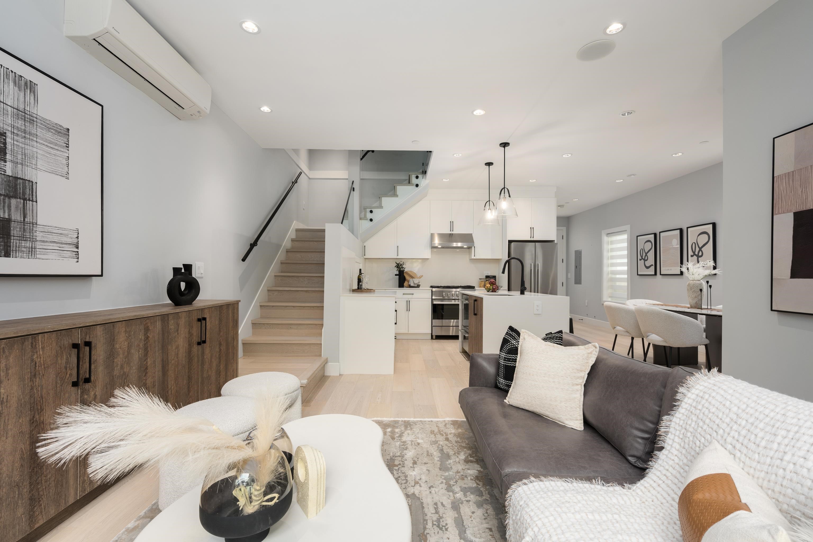  2196 19th Avenue - MLS&reg; # R3152267