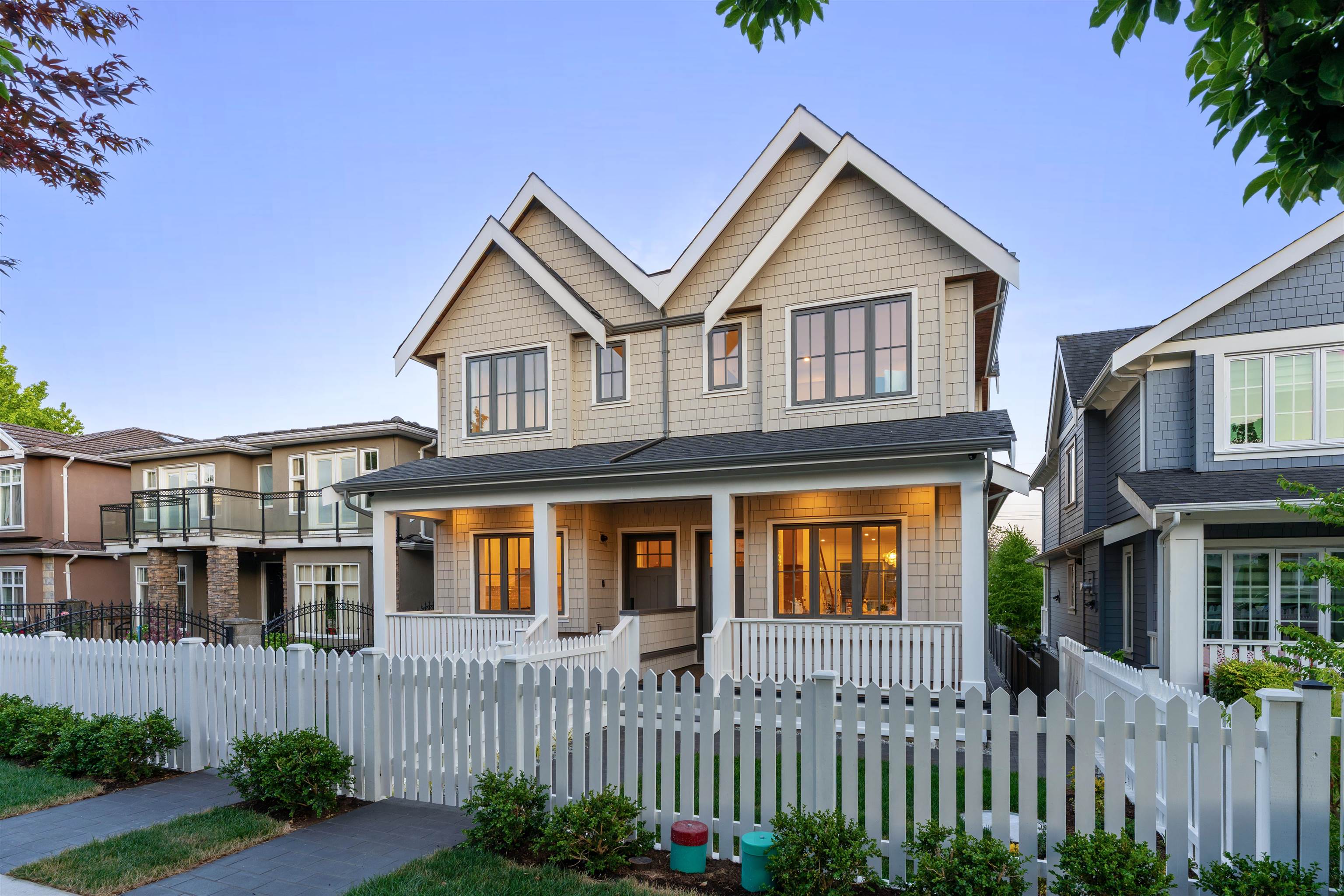  2578 4th Avenue - MLS&reg; # R3152378