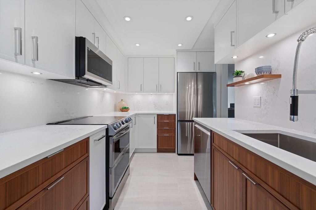 305 4101 Yew Street - MLS&reg; # R3152601