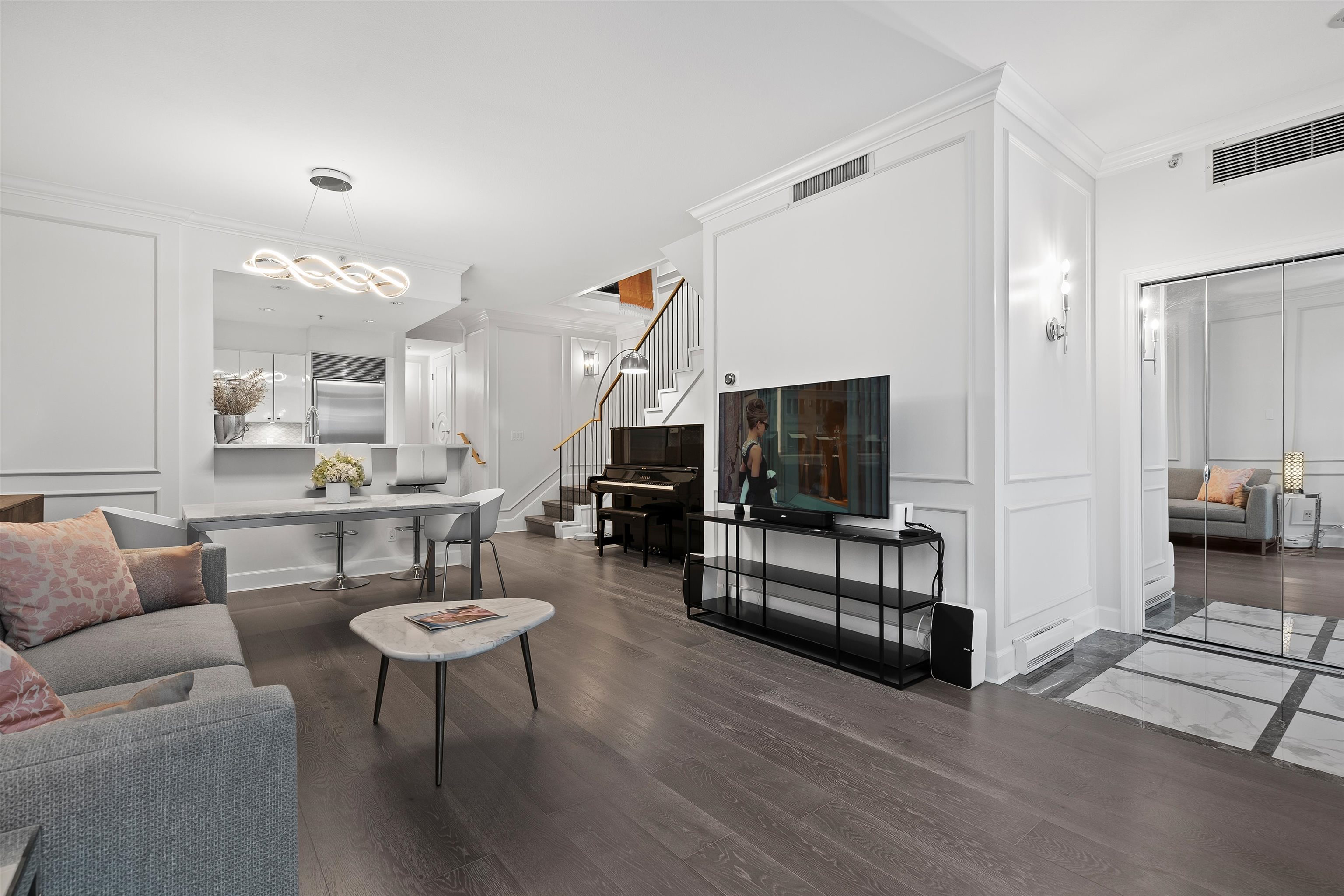  493 Broughton Street - MLS&reg; # R3152722