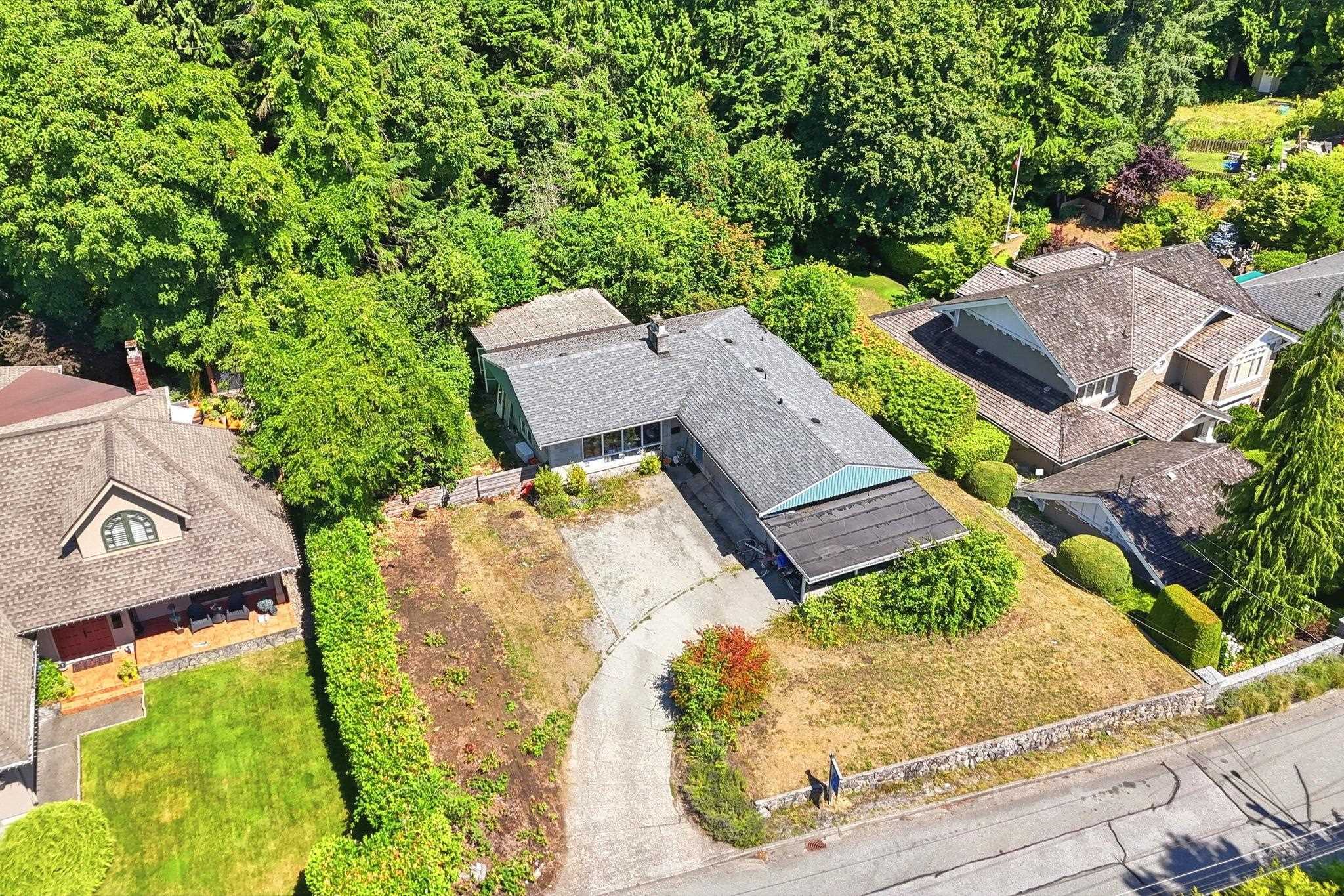  3922 Sunnycrest Drive - MLS&reg; # R3152743