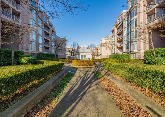 203 2468 Broadway  - MLS&reg; # R3153340