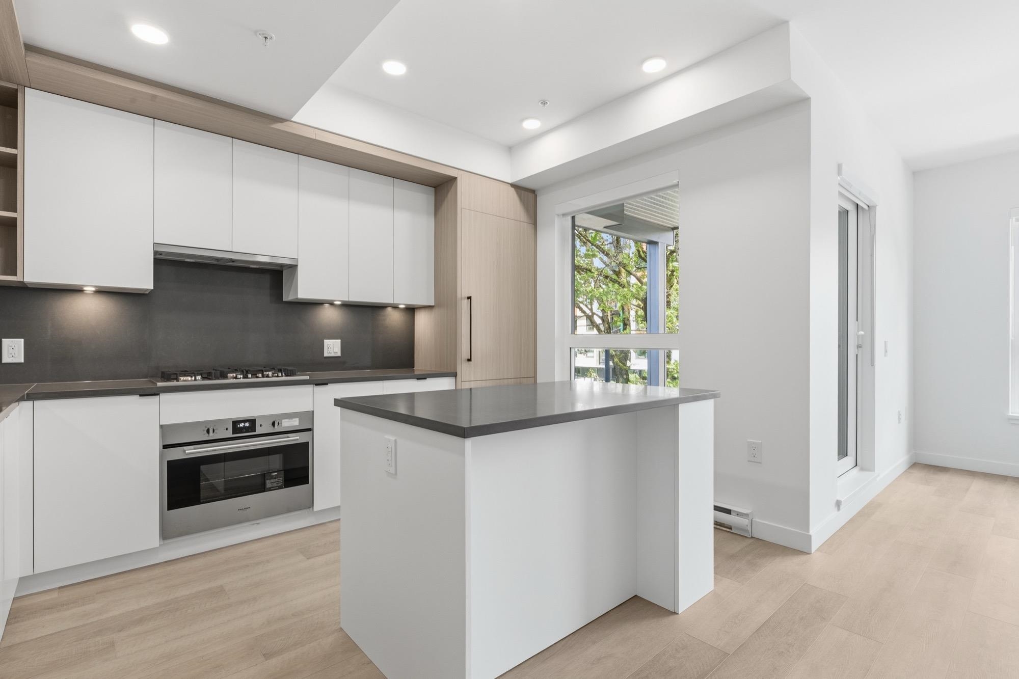 203 2268 Broadway  - MLS&reg; # R3153539