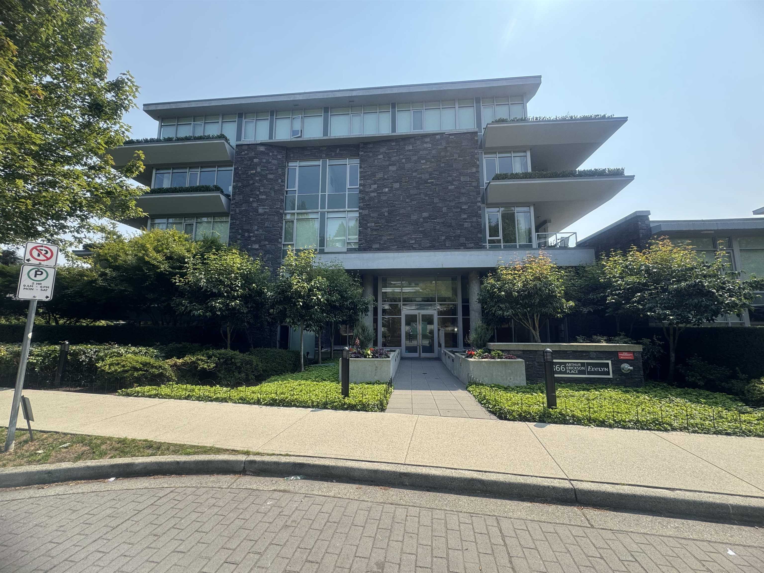 402 866 Arthur Erickson Place - MLS&reg; # R3154351