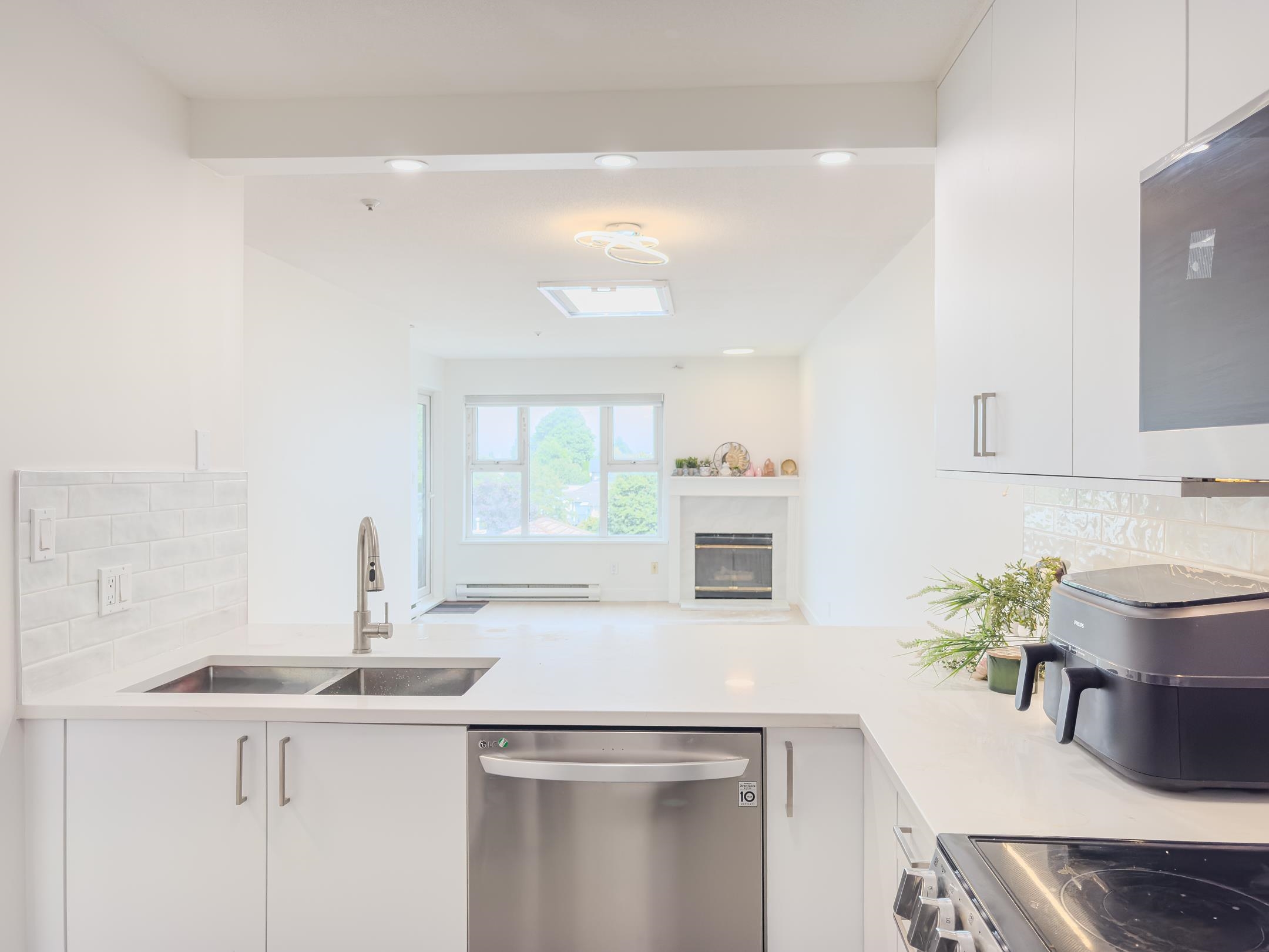 311 4893 Clarendon Street - MLS&reg; # R3154526