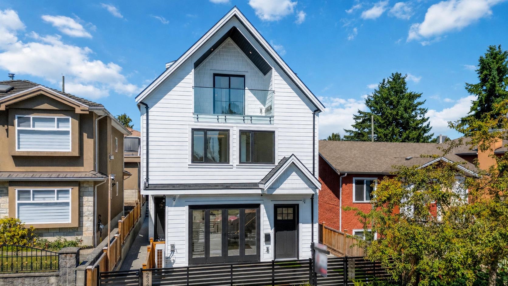 2 3271 E Georgia Street - MLS&reg; # R3155089