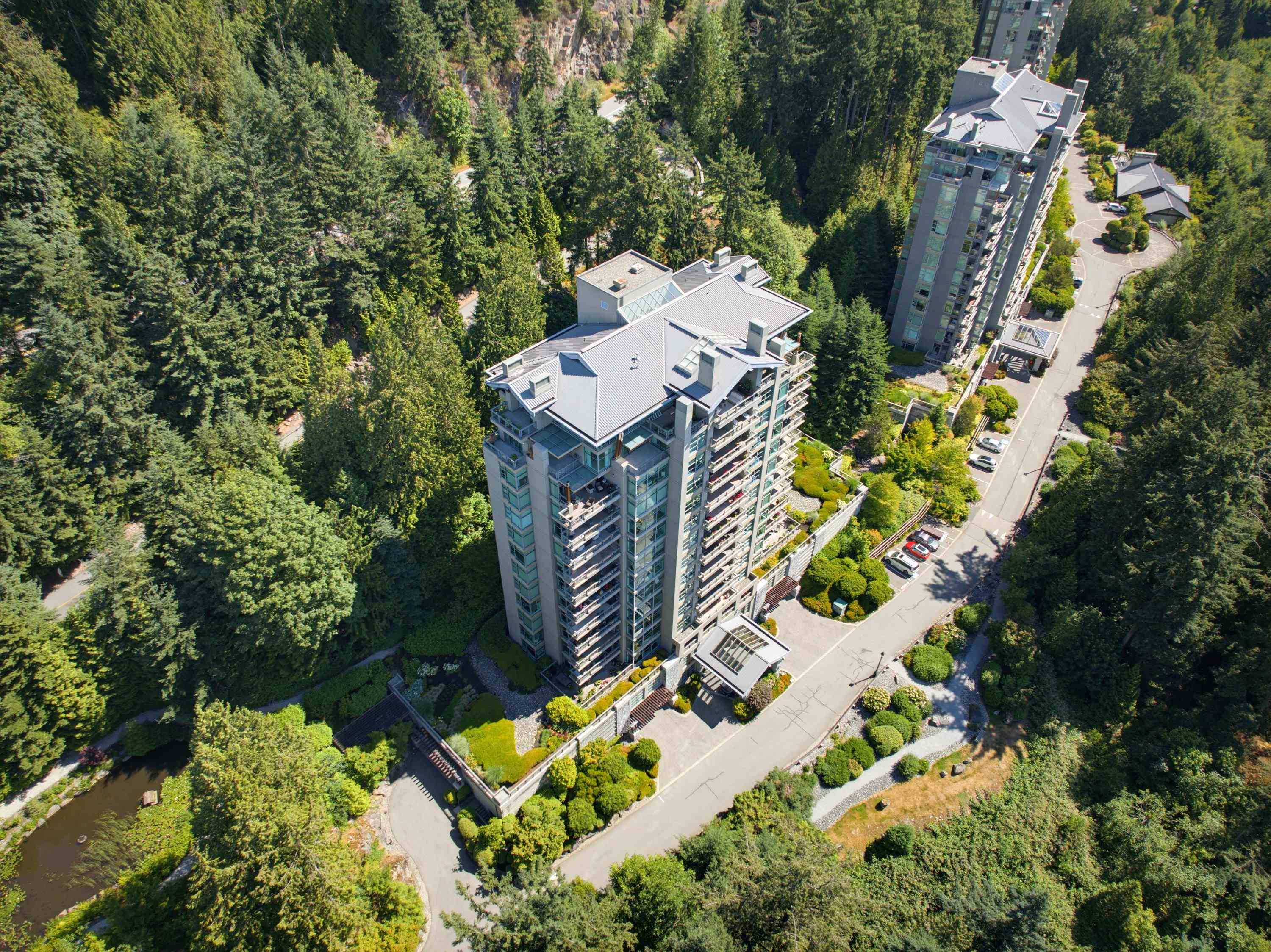 402 3355 Cypress Place - MLS&reg; # R3155458