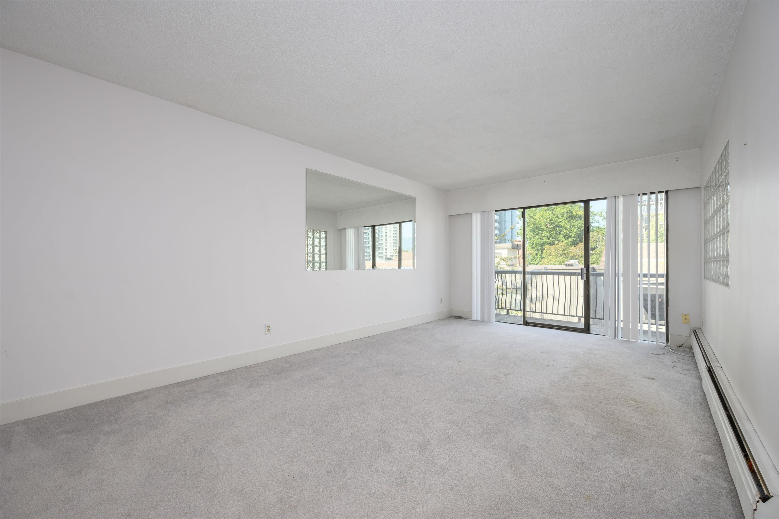 302 214 15th Street - MLS&reg; # R3155504