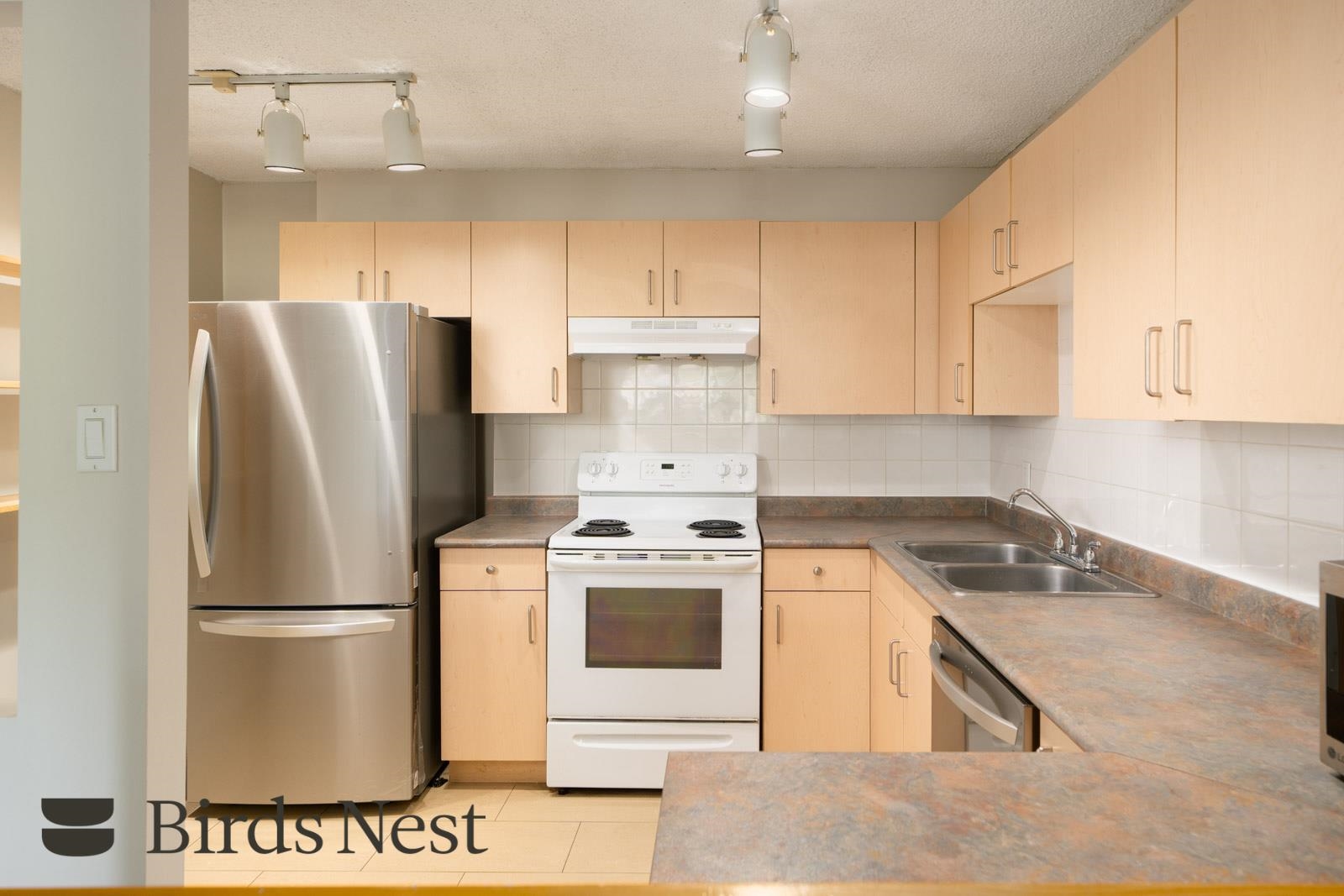 501 2012 Fullerton Avenue - MLS&reg; # R3156372