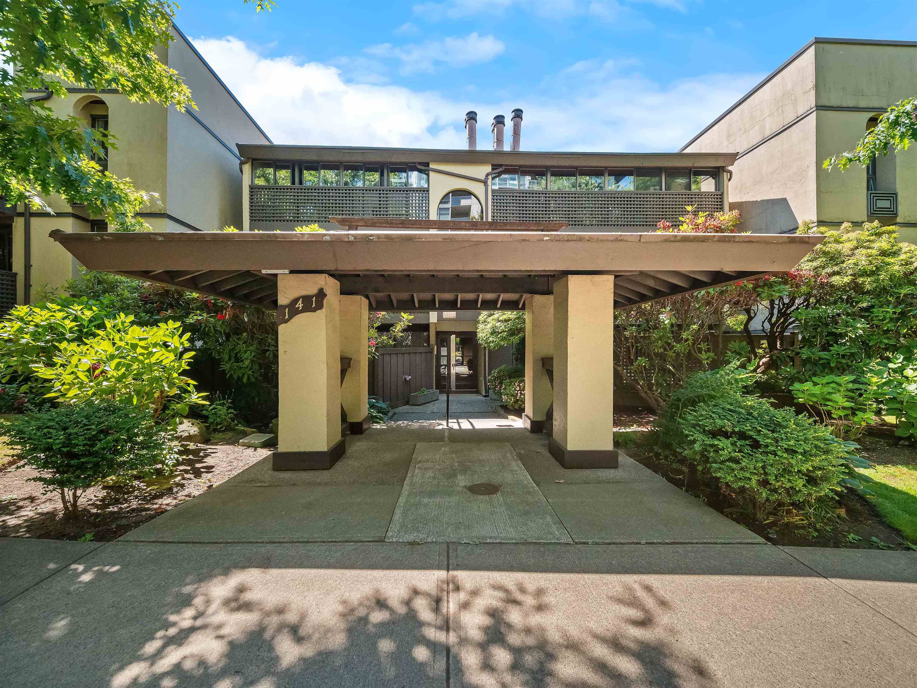 210 141 13th Street - MLS&reg; # R3156609
