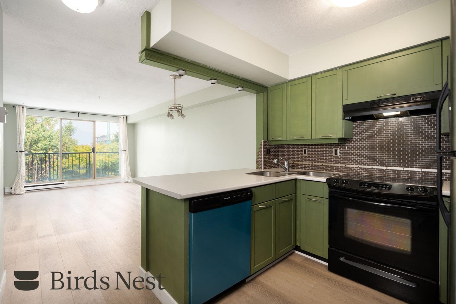  1099 Broadway  - MLS&reg; # R3156623