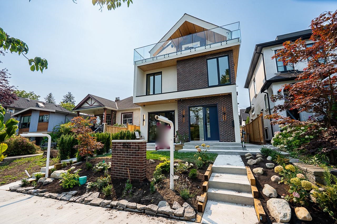1 456 38th Avenue - MLS&reg; # R3156631