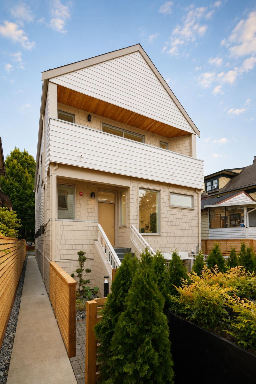 3 595 49th Avenue - MLS&reg; # R3156837