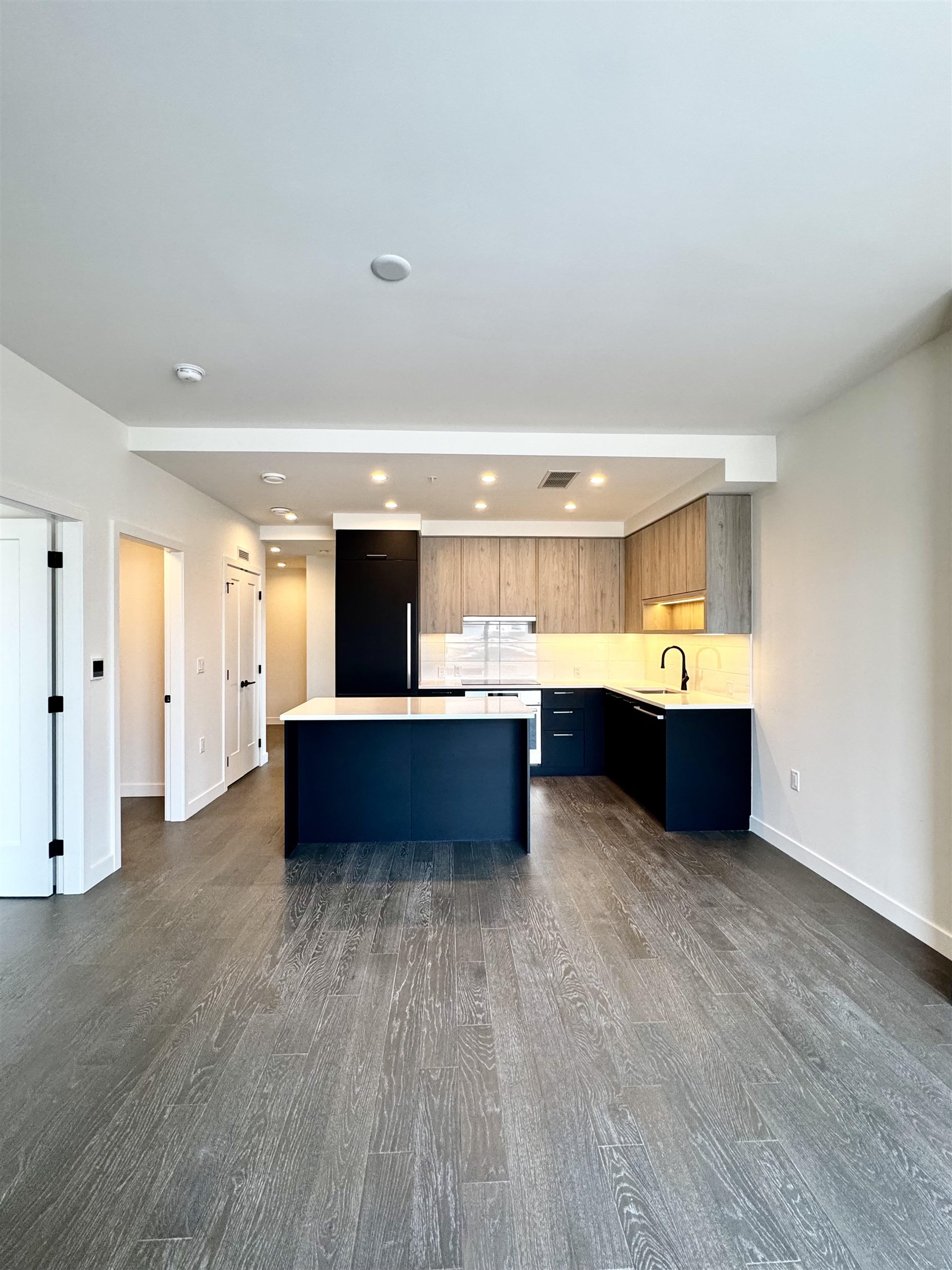 211 8398 Oak Street - MLS&reg; # R3156936