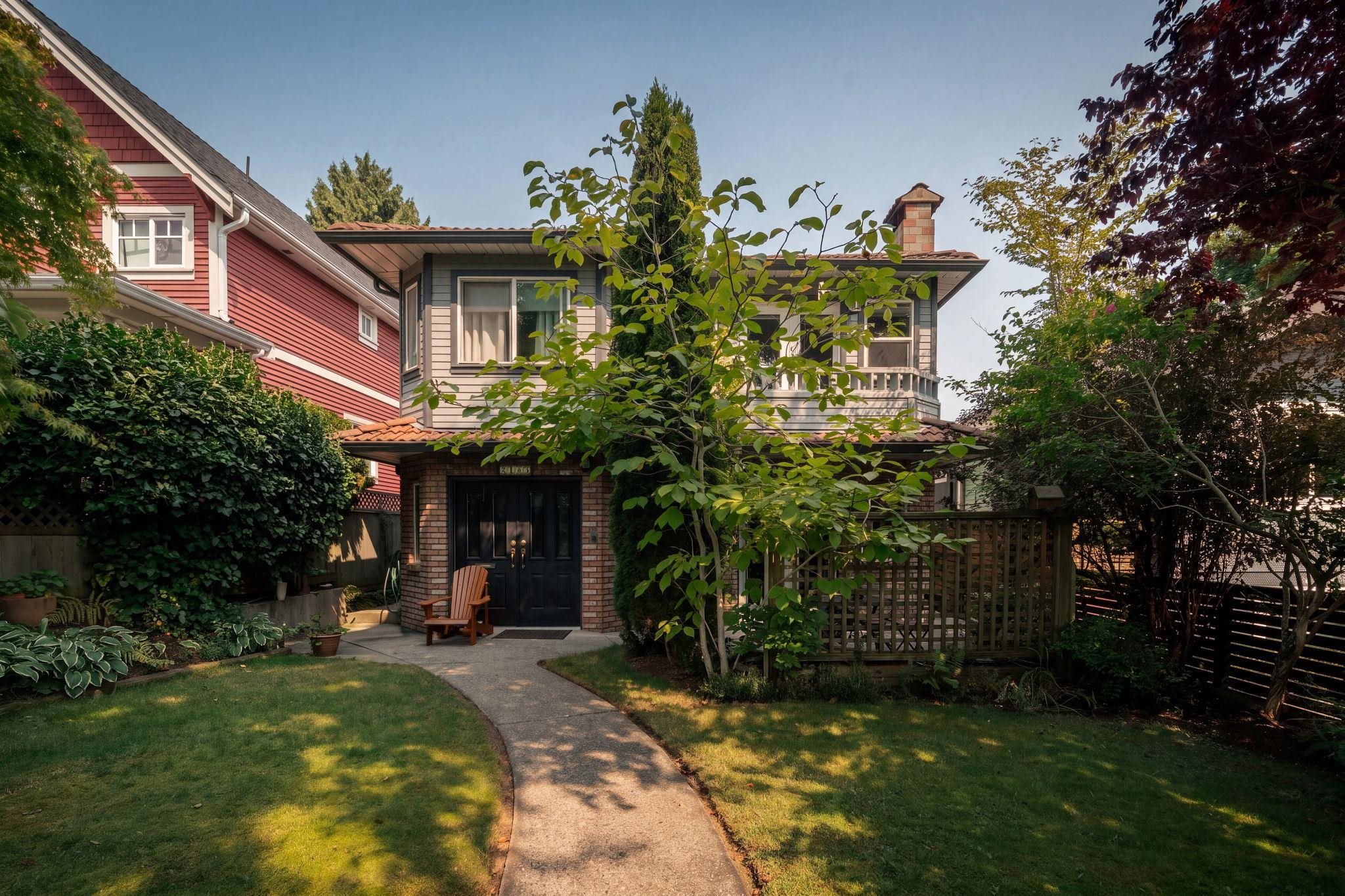  2183 Napier Street - MLS&reg; # R3156949