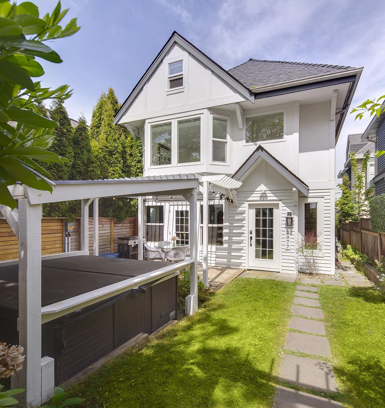  2977 6th Avenue - MLS&reg; # R3157424