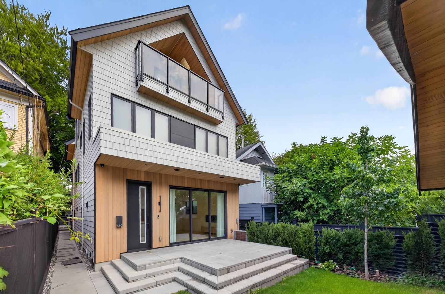 2 58 40th Avenue - MLS&reg; # R3157770