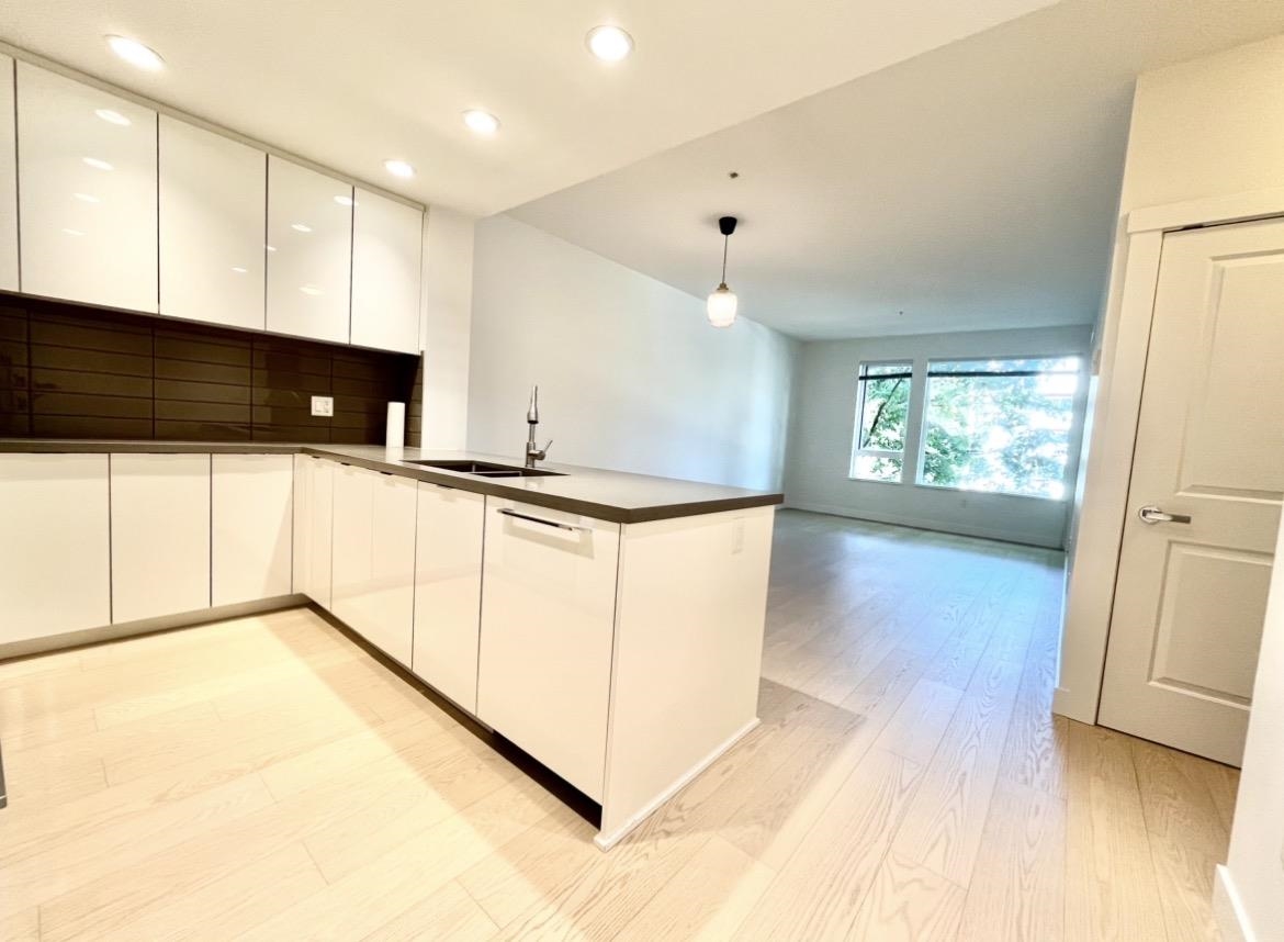319 255 1st Street - MLS&reg; # R3157839