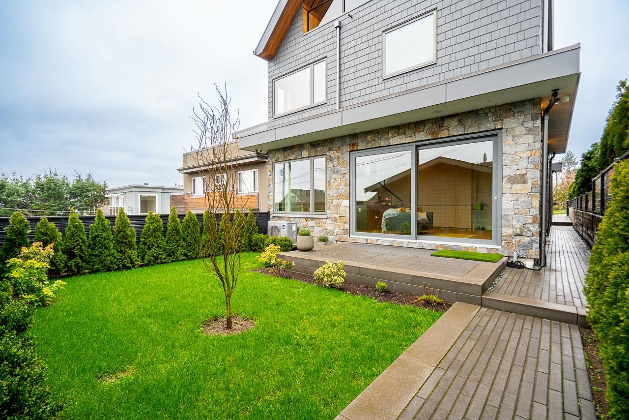 2 3674 Oxford Street - MLS&reg; # R3158464