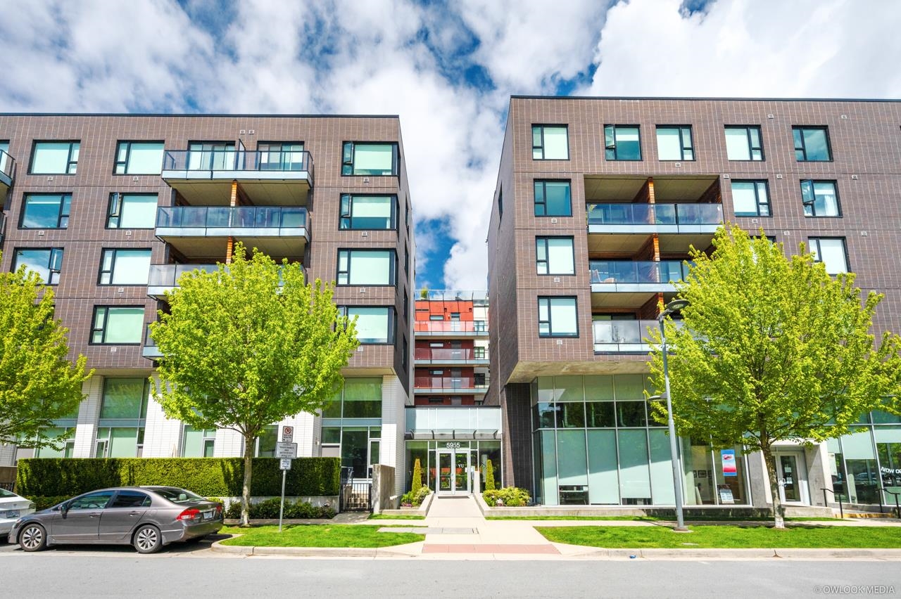 523 5955 Birney Avenue - MLS&reg; # R3158475