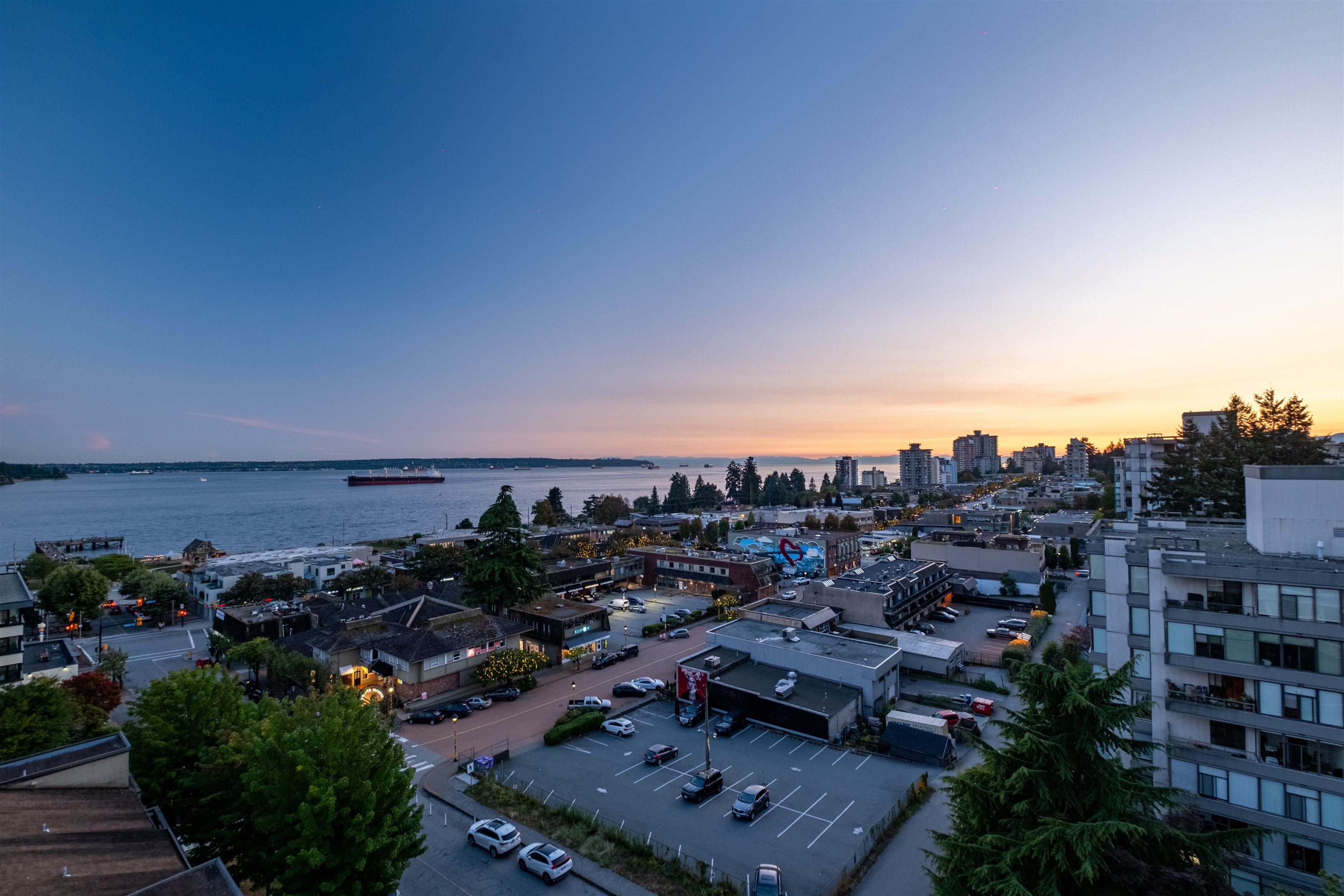 902 1390 Duchess Avenue - MLS&reg; # R3159891