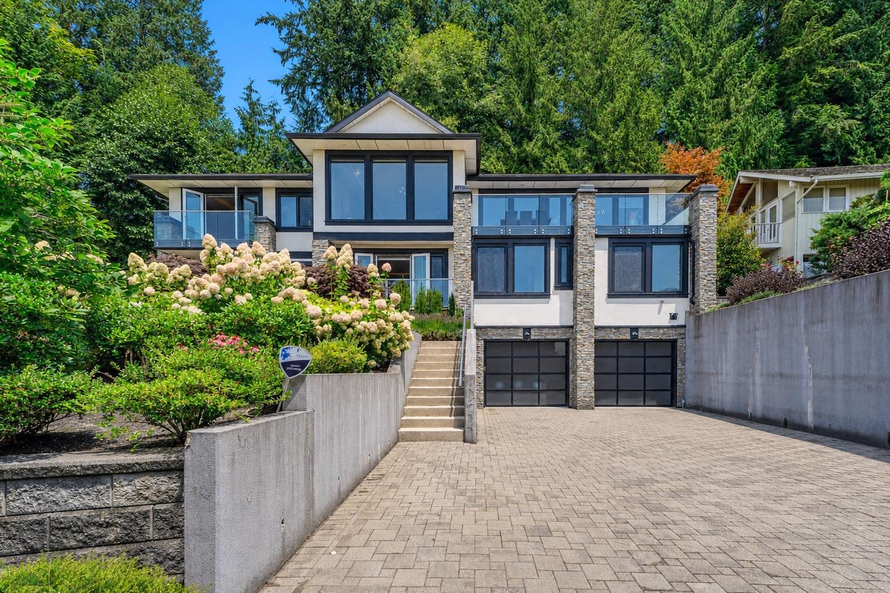  4816 Skyline Drive - MLS&reg; # R3160197