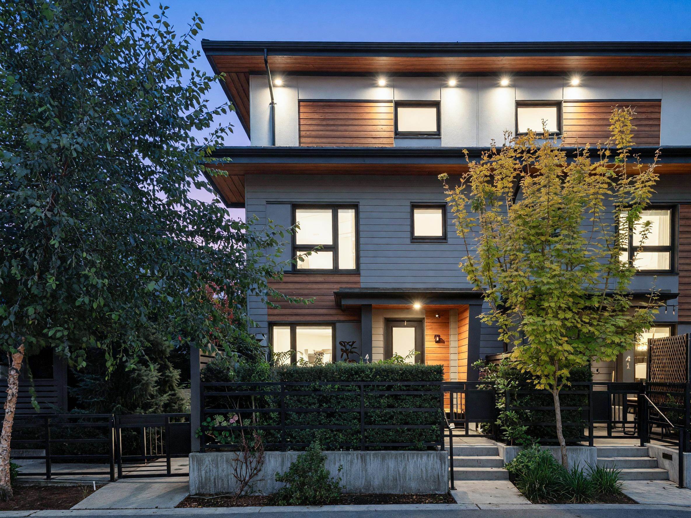42 528 2nd Street - MLS&reg; # R3160405