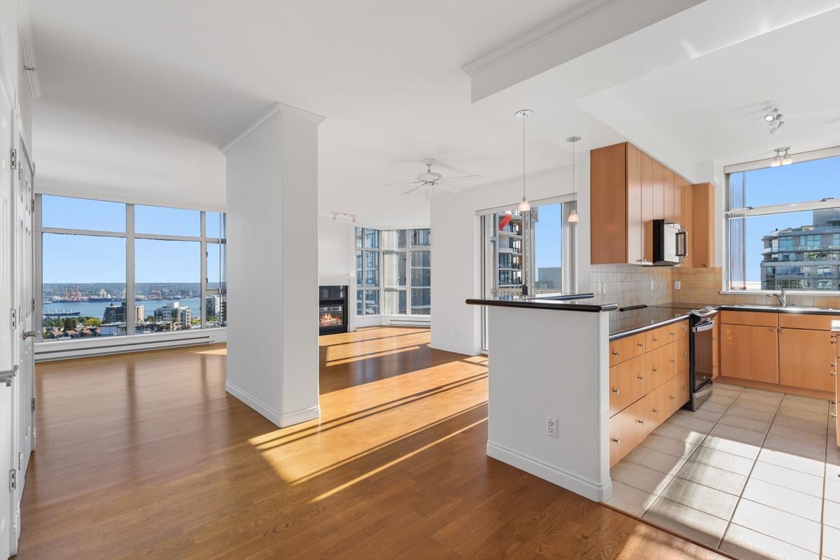 1406 160 13th Street - MLS&reg; # R3160850