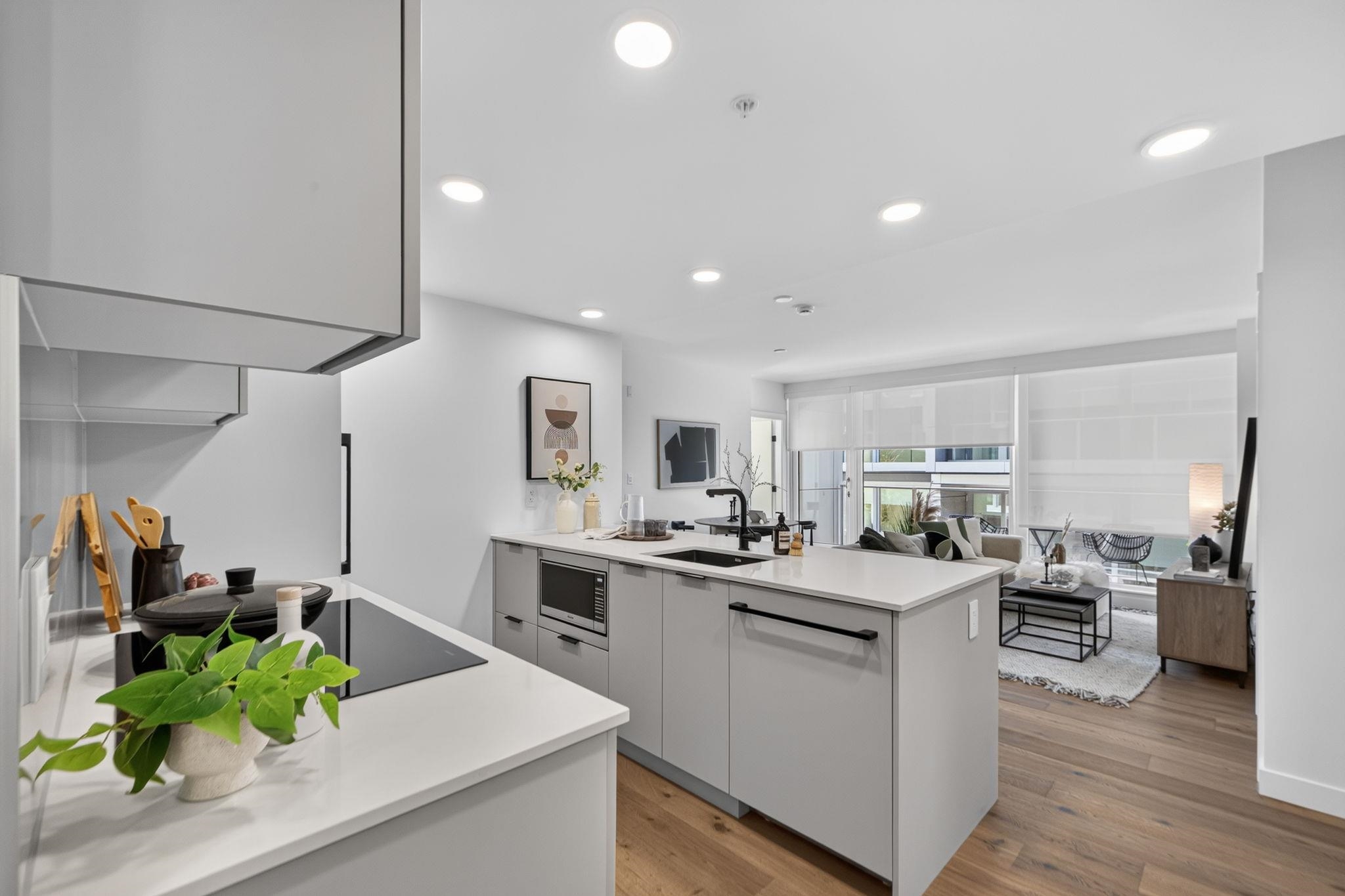 202 8030 Oak Street - MLS&reg; # R3160893