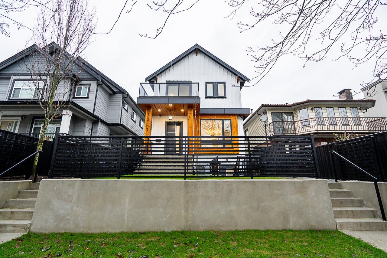 1 2753 Nanaimo Street - MLS&reg; # R3161180