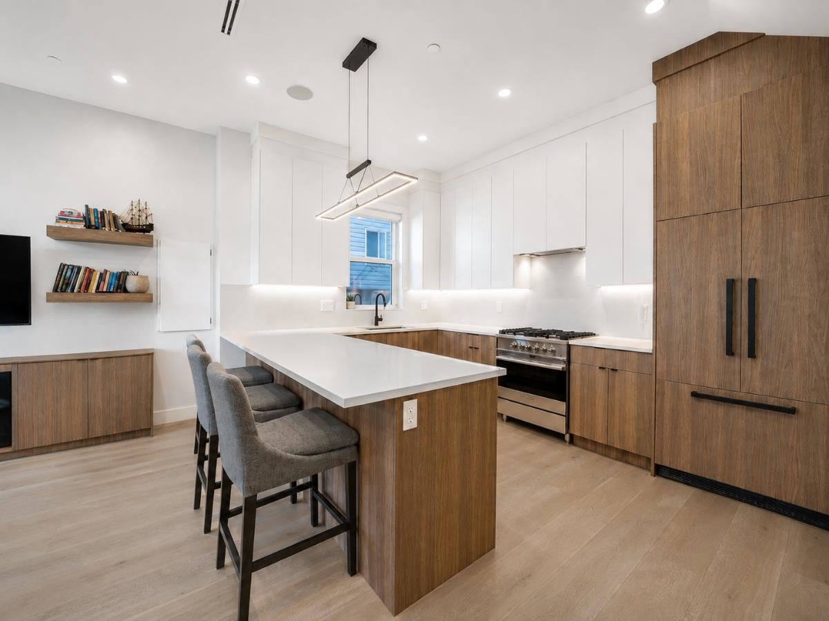  1907 40th Avenue - MLS&reg; # R3162086