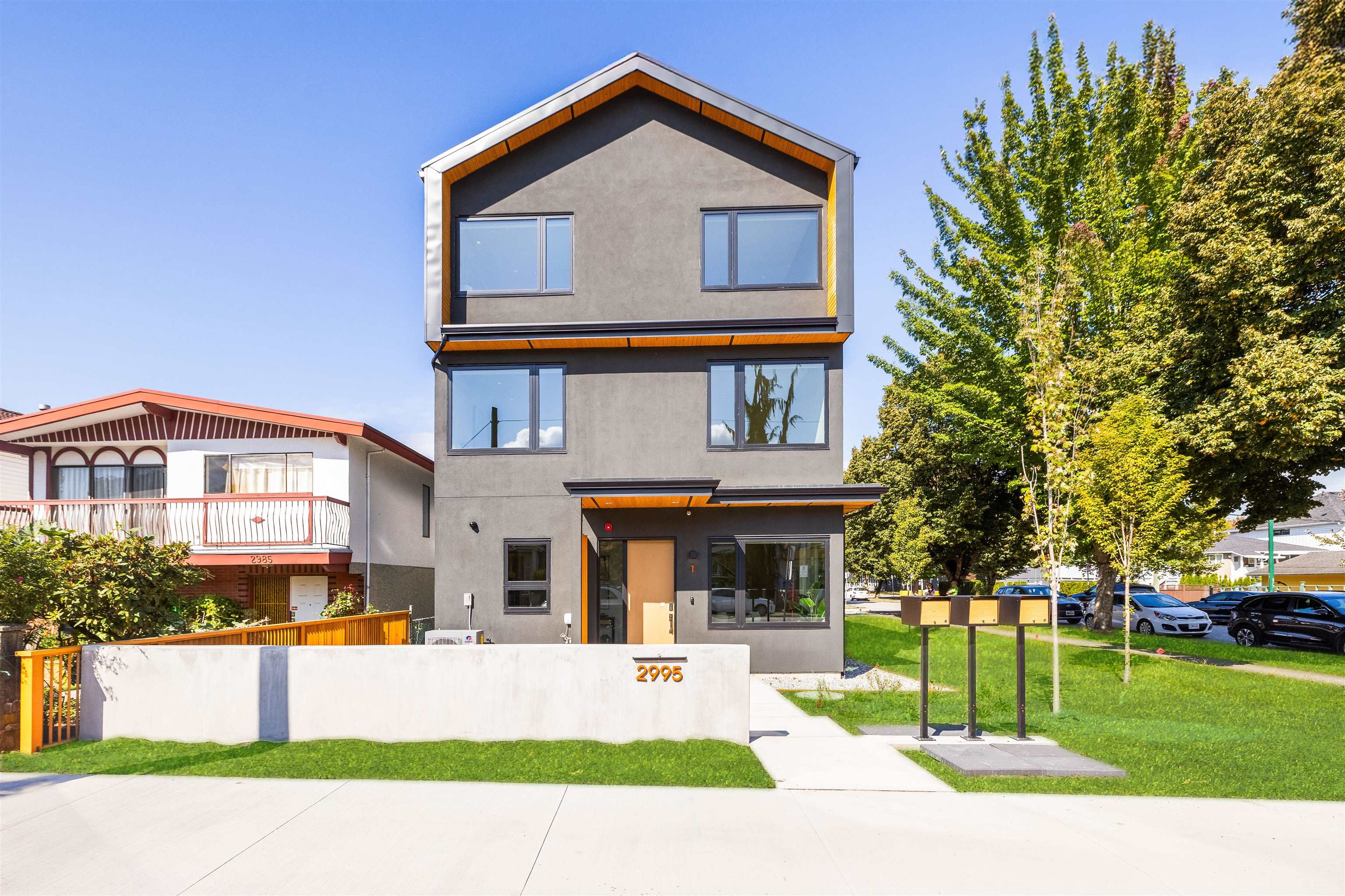 1 2995 Adanac Street - MLS&reg; # R3163065