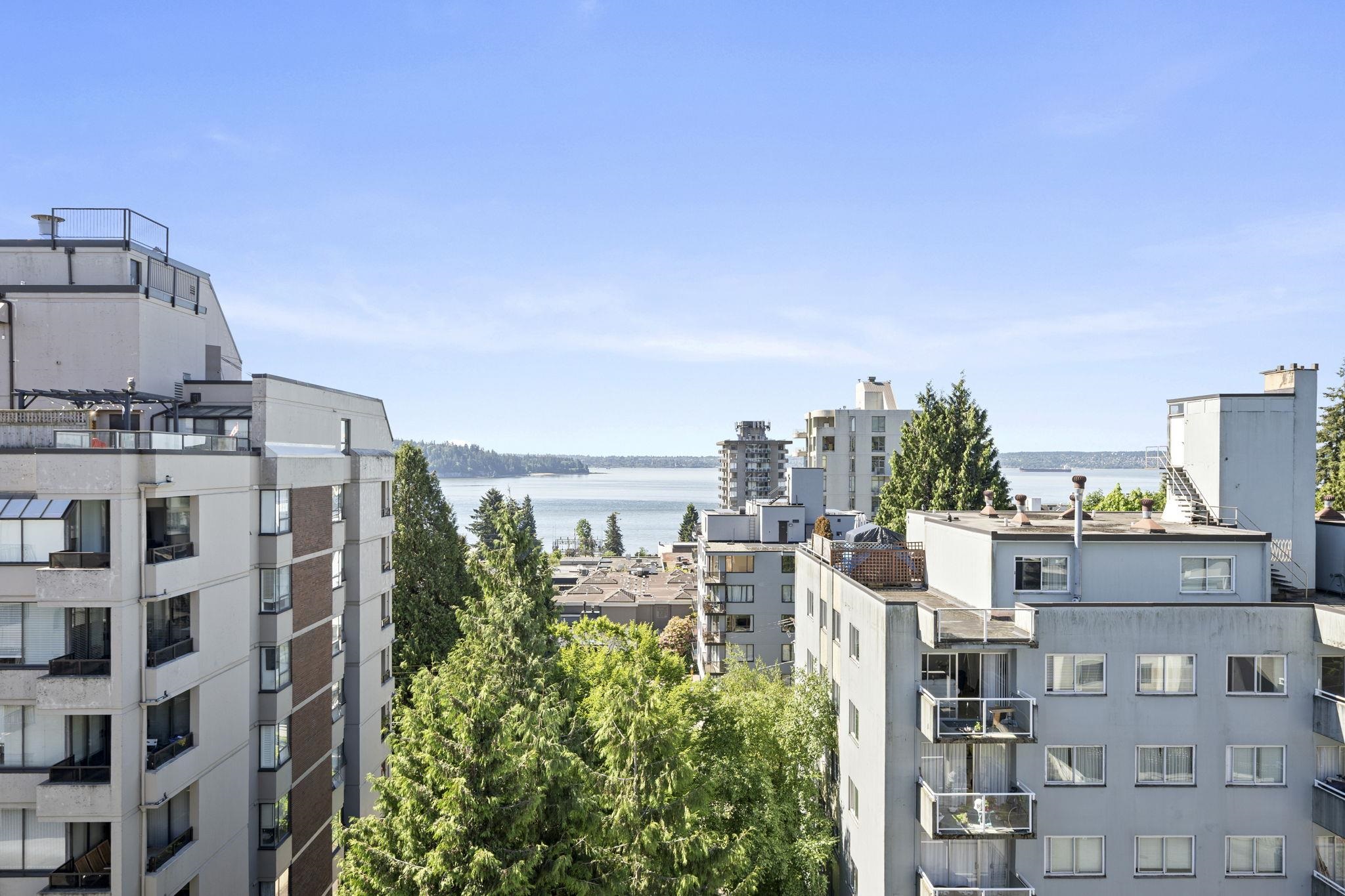 504 1750 Esquimalt Avenue - MLS&reg; # R3163268