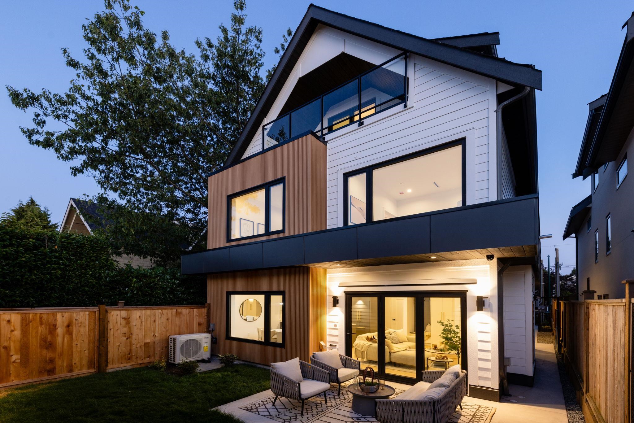 #2 1079 14th Avenue - MLS&reg; # R3164475