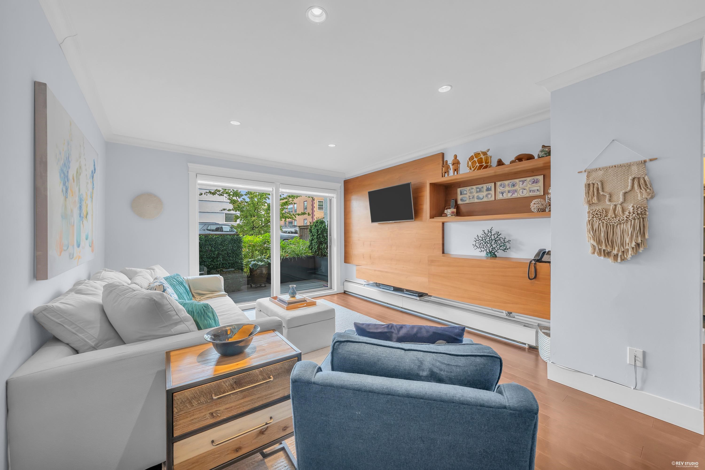111 2040 Cornwall Avenue - MLS&reg; # R3164845