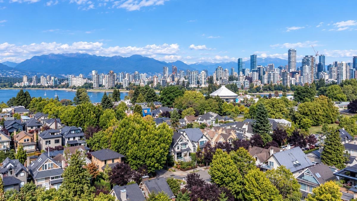 1346 Walnut Street - MLS&reg; # R3164859