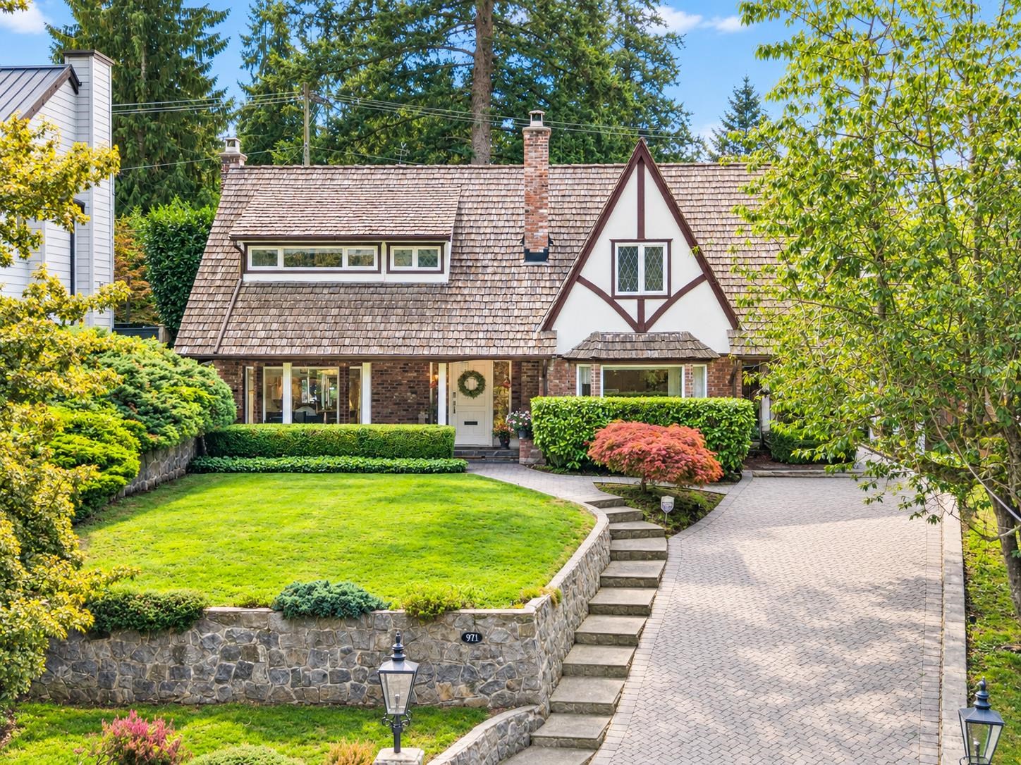  971 Canyon Boulevard - MLS&reg; # R3164909