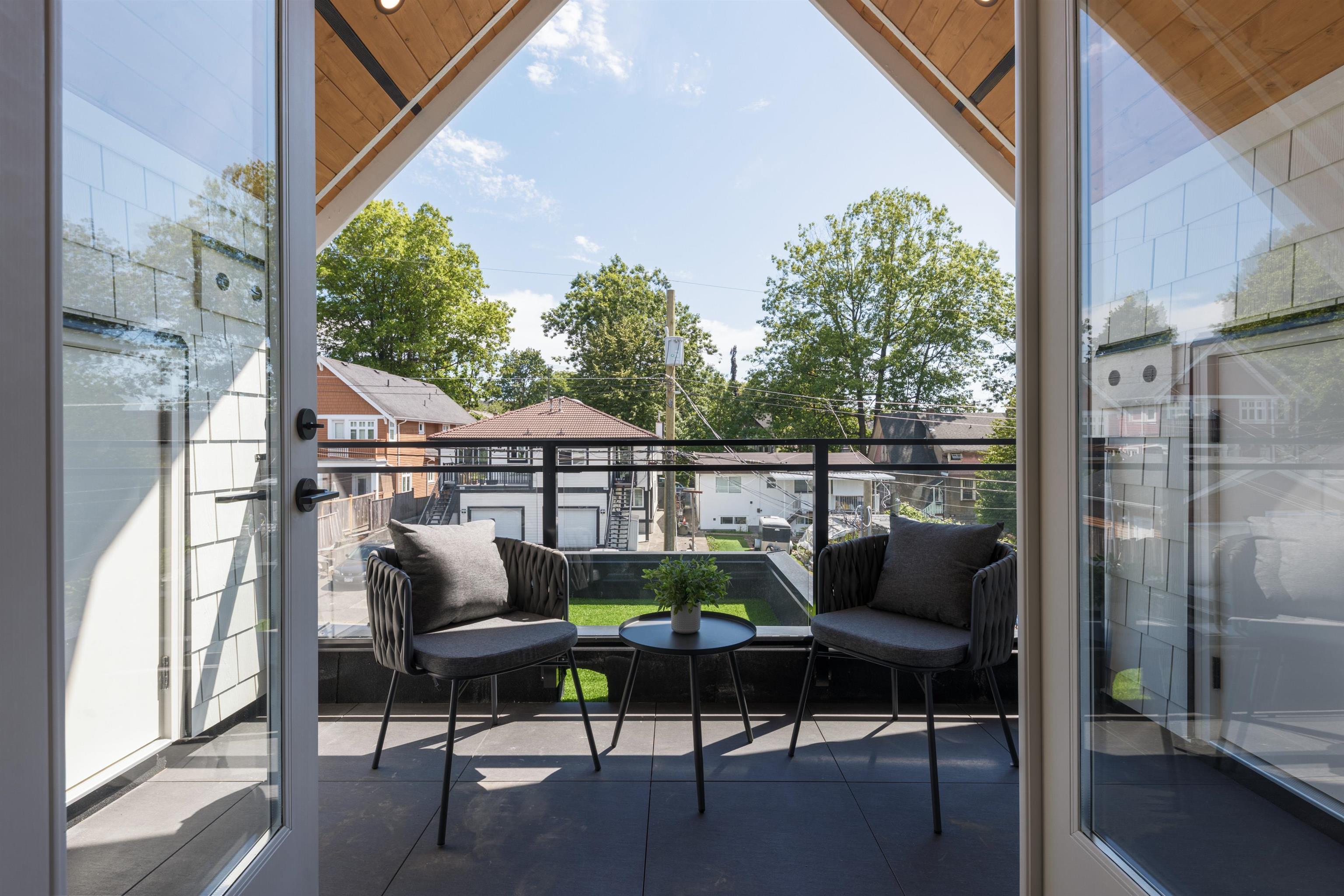  2068 1st Avenue - MLS&reg; # R3165595