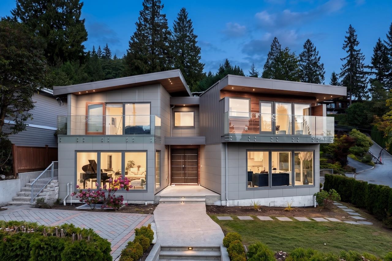  4716 Skyline Drive - MLS&reg; # R3166280