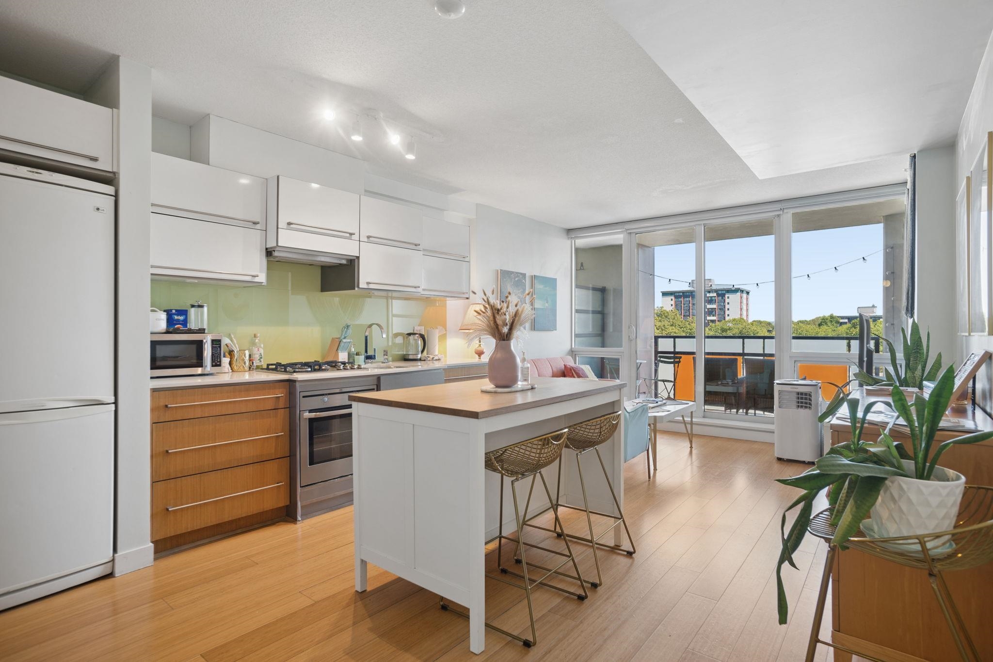 709 718 Main Street - MLS&reg; # R3166798