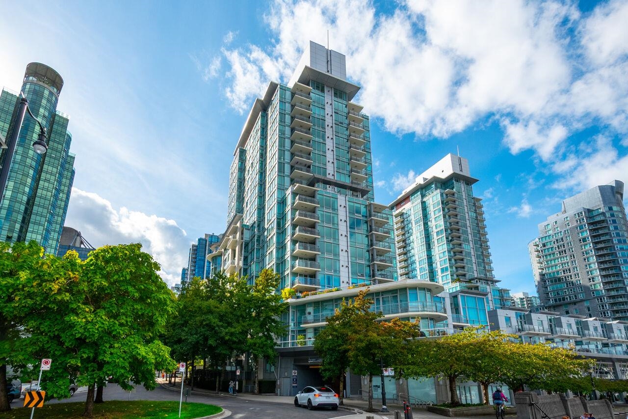 203 499 Broughton Street - MLS&reg; # R3170668