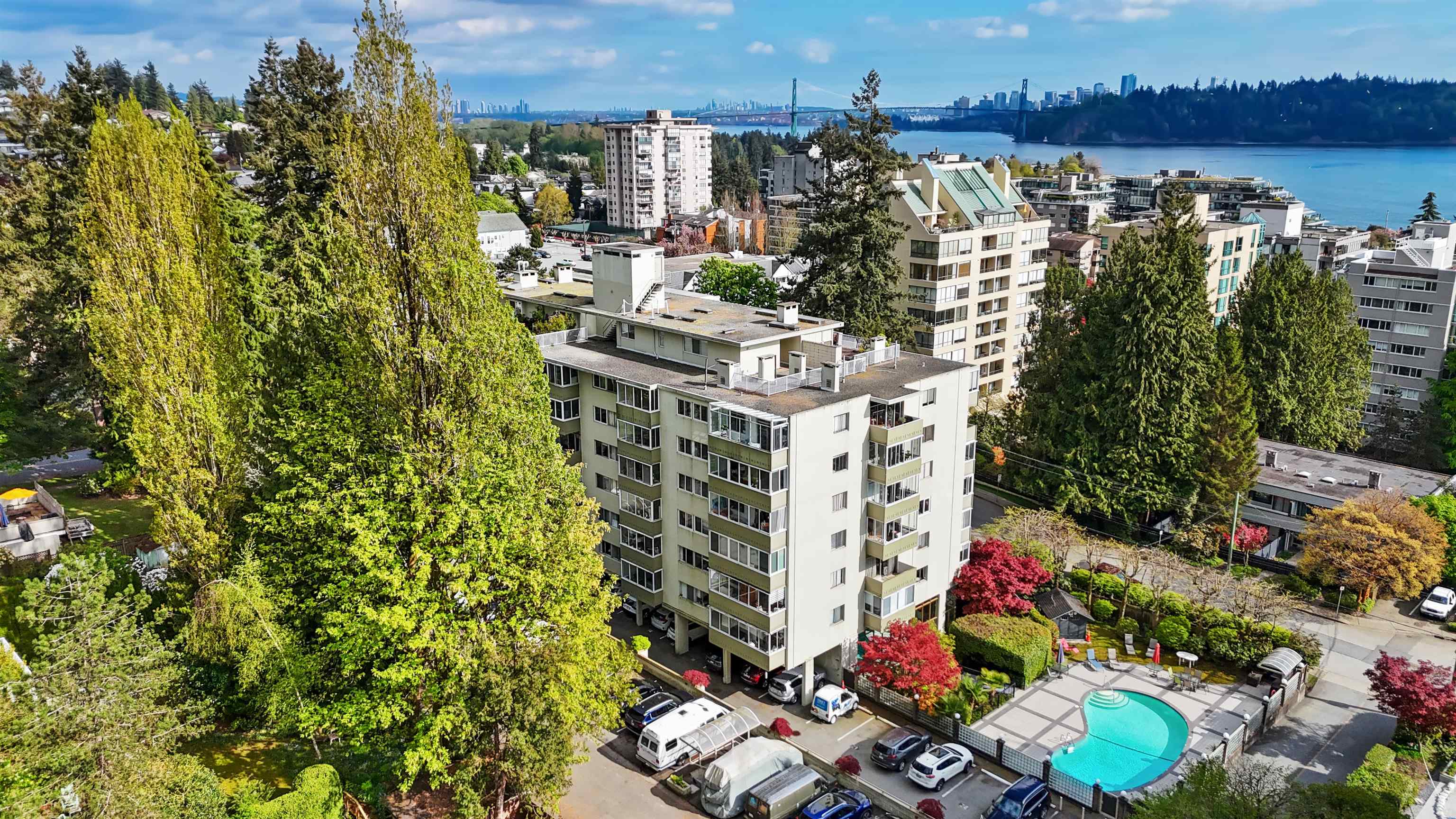 212 1425 Esquimalt Avenue - MLS&reg; # R3170756