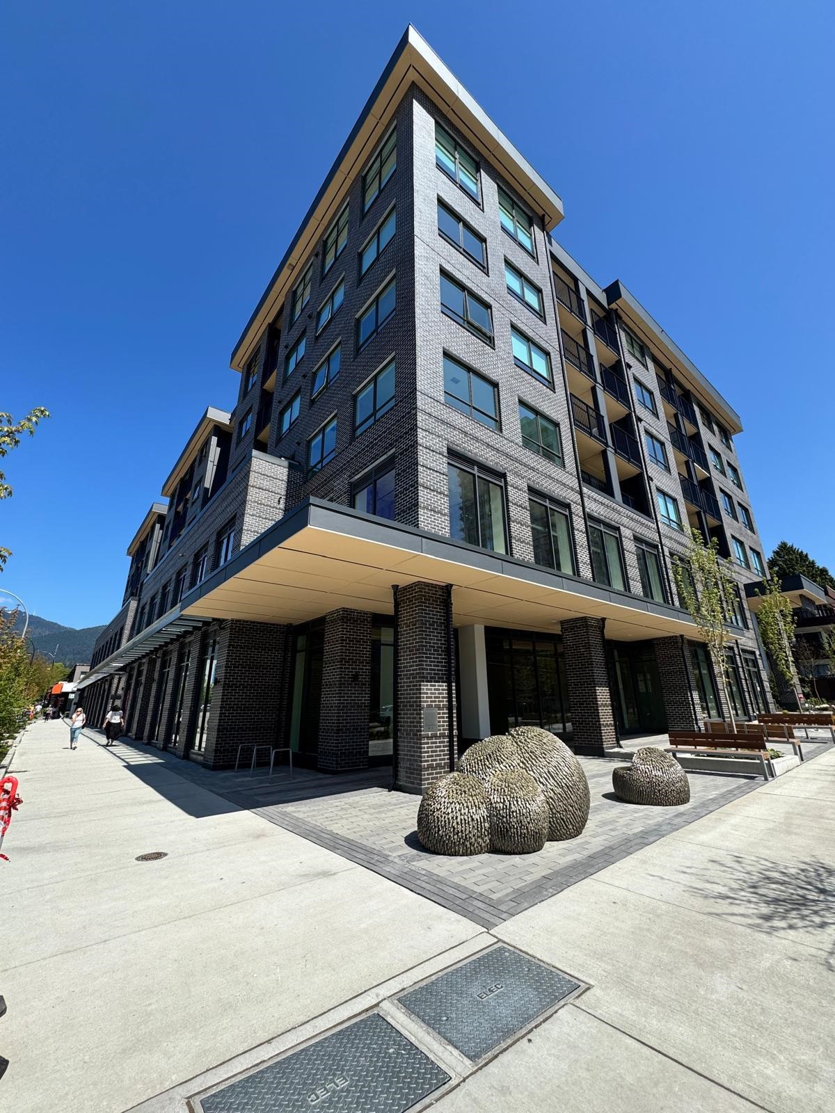 410 110 17th Street - MLS&reg; # R3171358