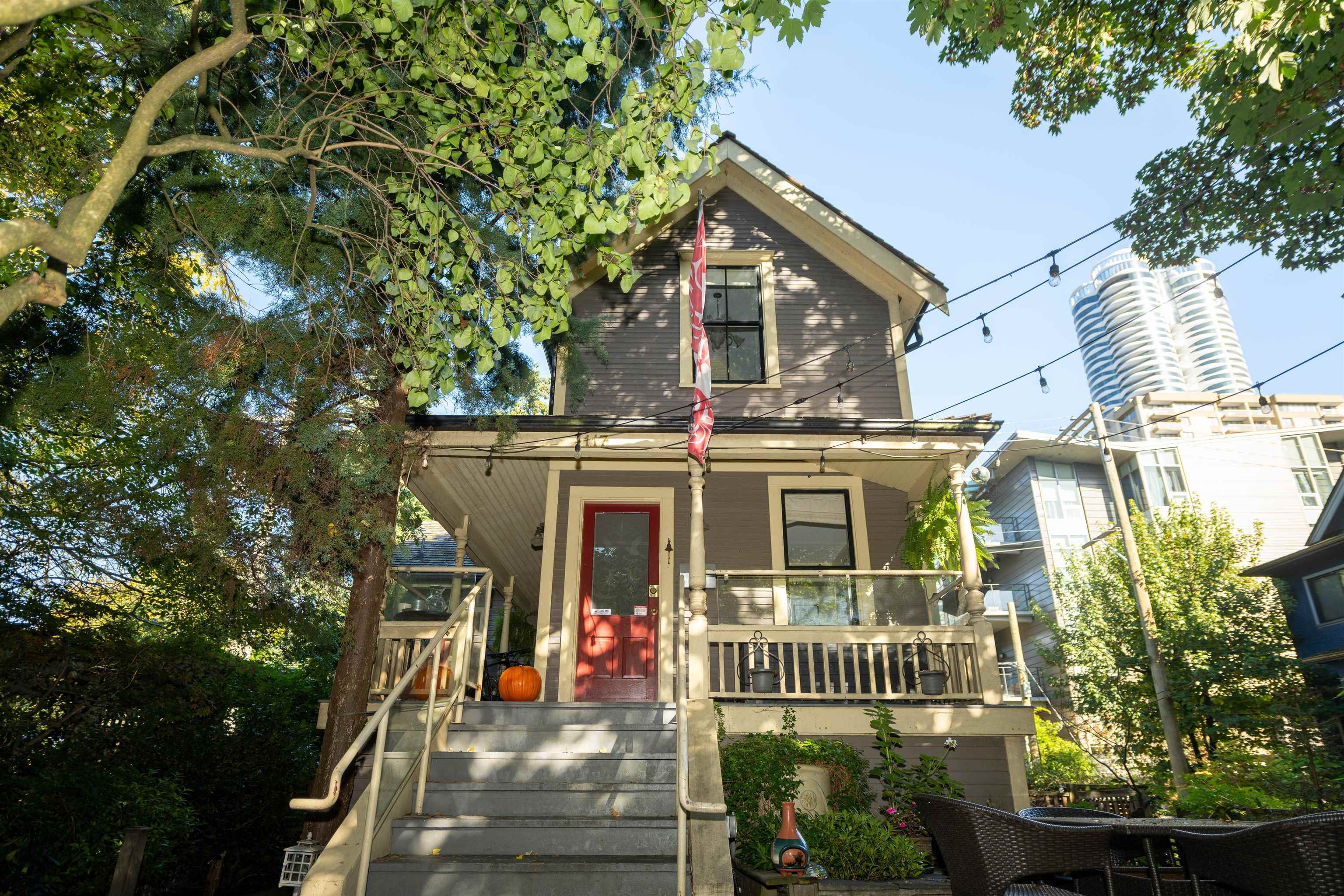  1119 Pendrell Street - MLS&reg; # R3172610