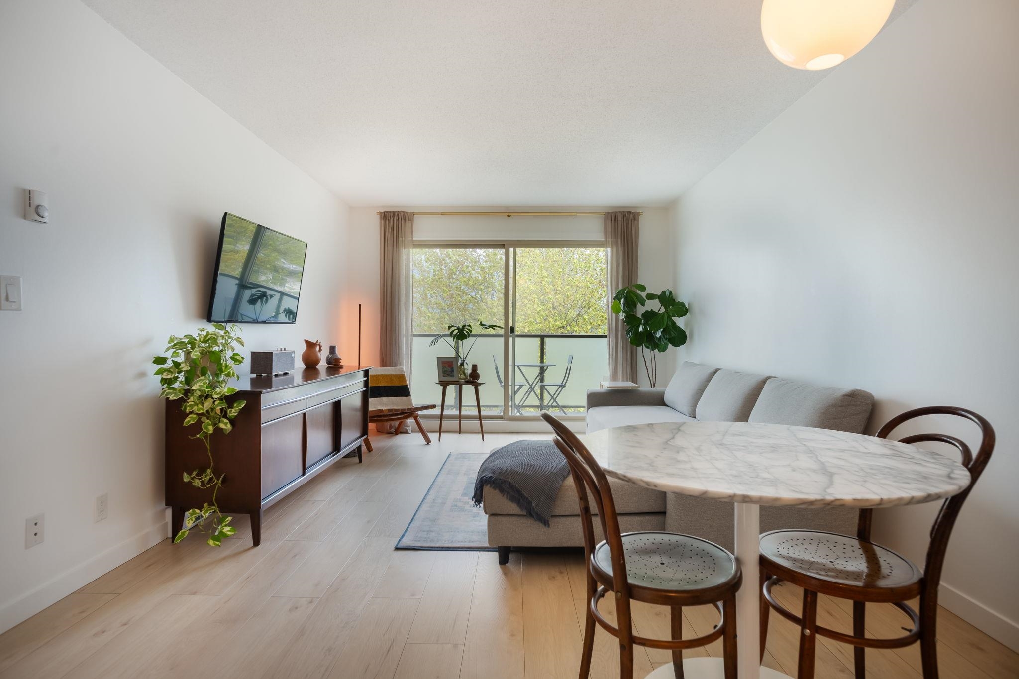 405 1864 Frances Street - MLS&reg; # R3173111