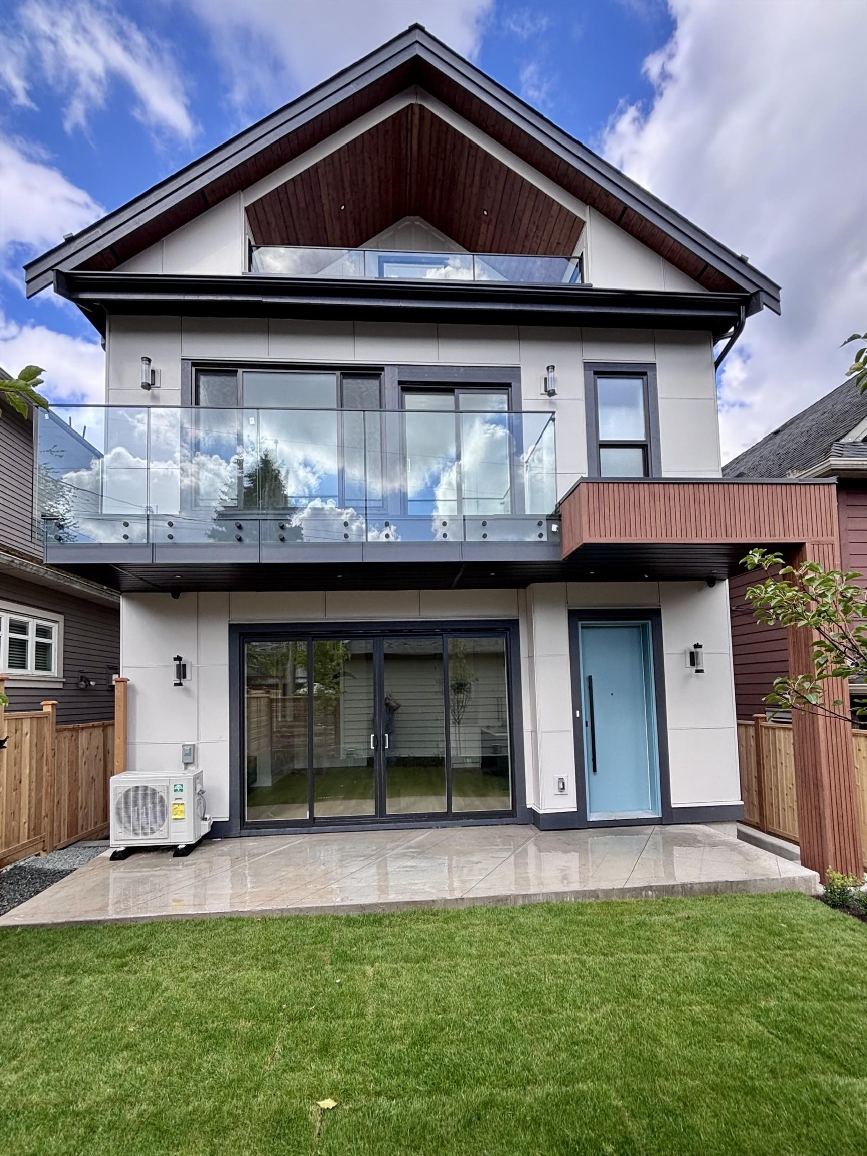 2 746 12th Avenue - MLS&reg; # R3173223