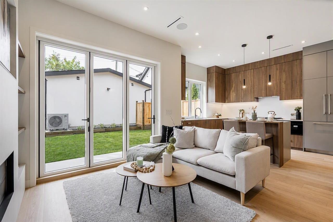 2 456 38th Avenue - MLS&reg; # R3173791