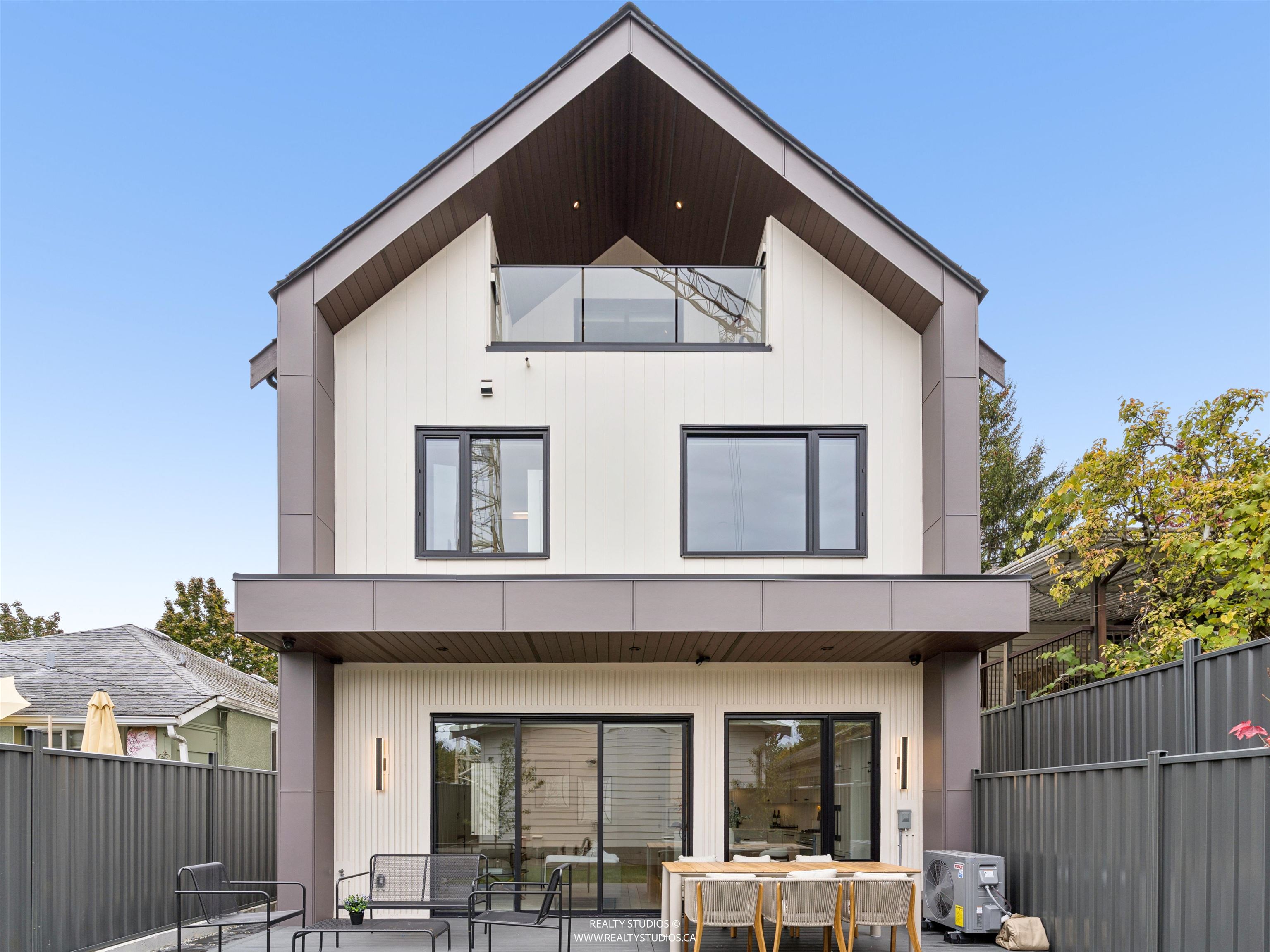 2 1986 8th Avenue - MLS&reg; # R3173881