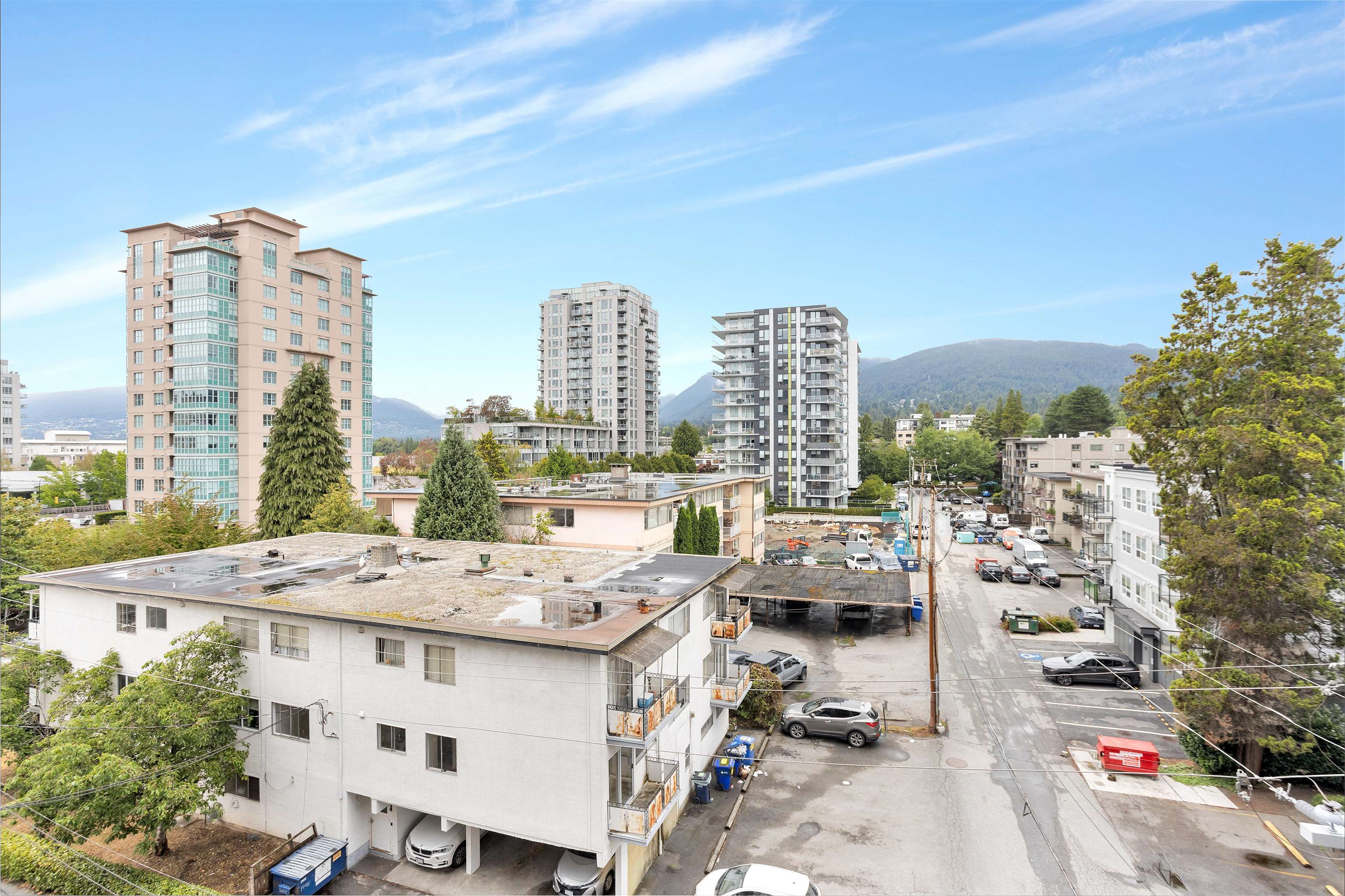 303 150 15th Street - MLS&reg; # R3174209